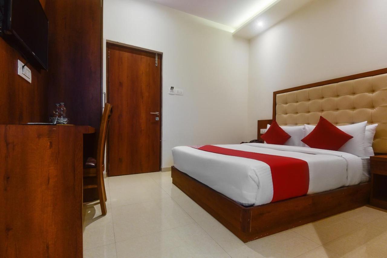 Oyo Shubham Residency Hotel Bhiwandi Bagian luar foto